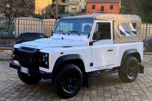 LAND ROVER Defender 90 2.2 TD4 Station Wagon