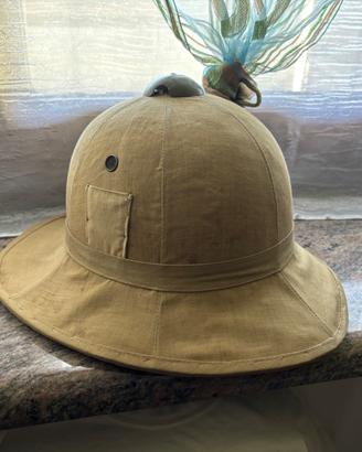 Casco coloniale italiano