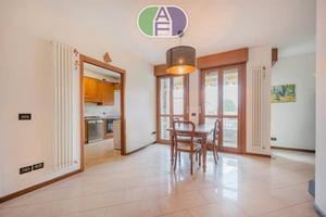 Appartamento di 100 m² con 4 locali e box auto a S
