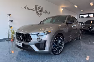 Maserati Levante 3.8 V8 Trofeo 580cv Tetto 22" Ca
