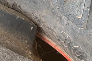 Gomme con cerchioni trattore