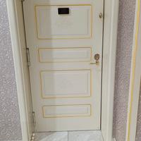 Sette porte in massello a scrigno