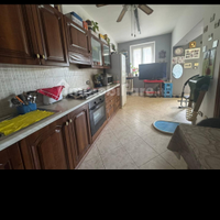 Casa libera su 3 lati con giardino 80mq e garage