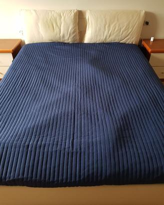 Letto con cassettone in buone condizioni