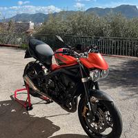 TRIUMPH STREET TRIPLE 675R 2009