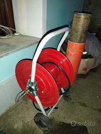 Carrello avvolgitubo