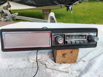 Autoradio Autovox  con altoparlante.
