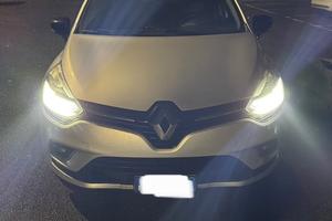 RENAULT CLIO SPORTER 1.5 dci Moschino Zen