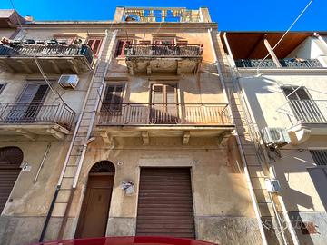 Casa indipendente a Partinico, Via dell'Unità
