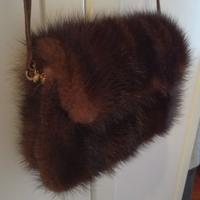 Borsa di pelliccia marrone