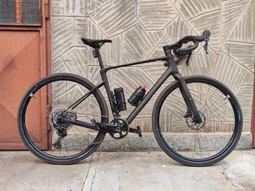 Gravel Cube Nuroad C62 One pari al nuovo 