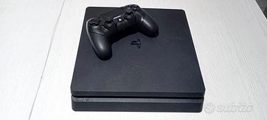 PlayStation 4 slim 