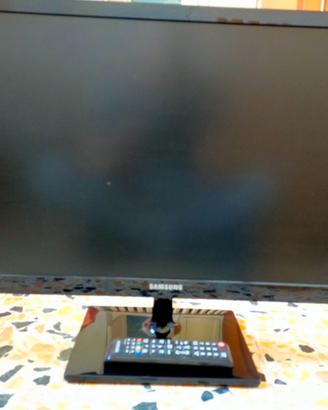 TV Monitor Samsung 24” HDMI con telecomando