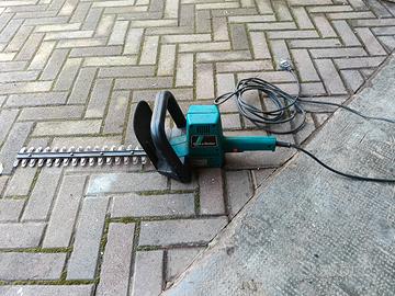 tagliasiepe elettrico  black&decker