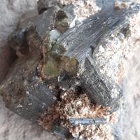 Berillo verde con pirite