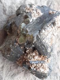 Berillo verde con pirite