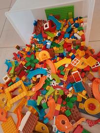 Costruzioni, palline, puzzle, giochi vari, mare 