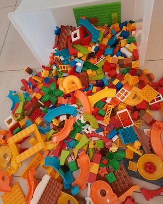 Costruzioni, palline, puzzle, giochi vari, mare 