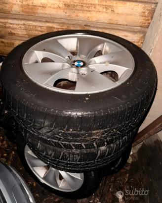4 Cerchi conpreso gomme tutto a 100