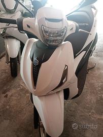 PIAGGIO BEVERLY 300 HPE 2022