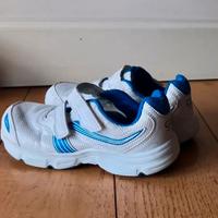 Scarpe sportive n.33