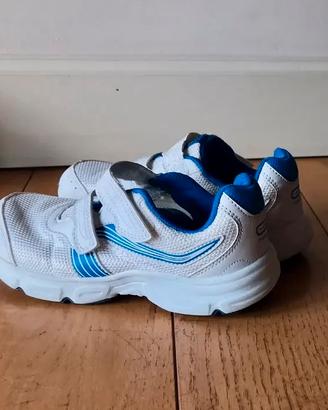 Scarpe sportive n.33