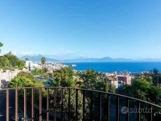 Appartamento di 413 m² con più di 5 locali e box a