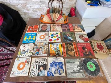 Elegante collezione di dischi 45 giri vintage