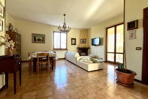 Appartamento con garage, zona centro