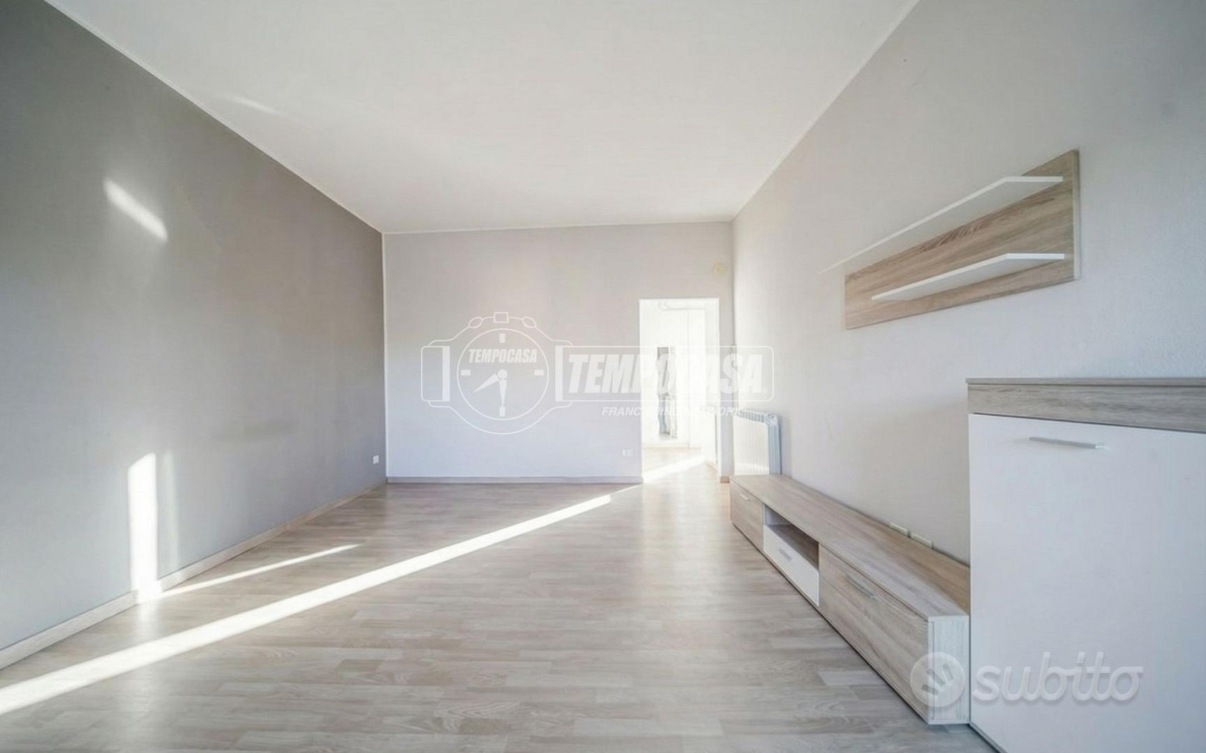 AGRATE CONTURBIA - CASCINA INDIPENDENTE CON TERRAZ - Vista 2