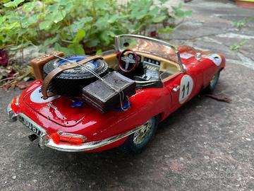 Jaguar type E ‘61 Rally Raid scala 1/18