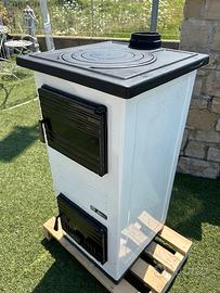 PICCOLA STUFA LEGNA CUCINA