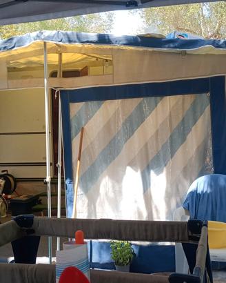 roulotte Laika polo 44 anno 84 posti letto 4  