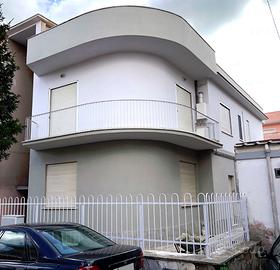 Appartamento in villino con ingresso indipendente