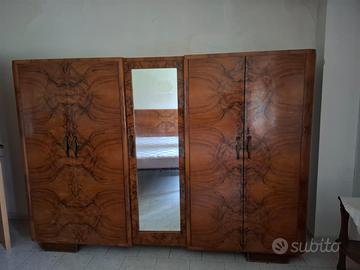 Armadio e comodini stile Art Deco