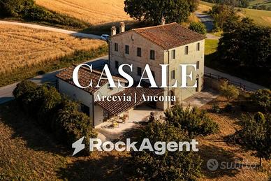 Rustico / Casale di 350 m² con più di 5 locali a A