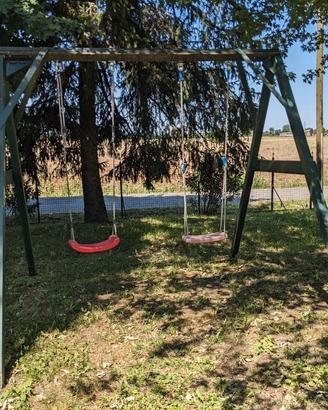 Altalena in legno per bambini