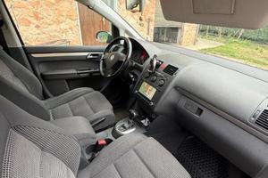 Volkswagen Touran 2.0 TDI DSG HIGHLINE