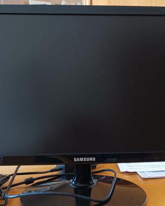 Monitor Samsung LCD 22 Pollici  S22B150 LED Nero