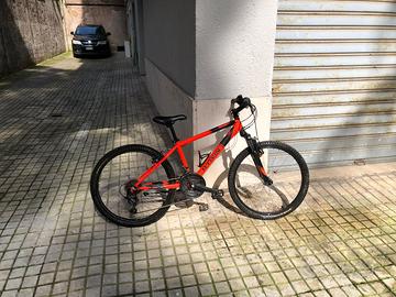 bici per bambino b’twin rockrider 500 arancione