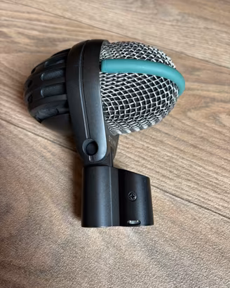 Microfono AKG D112