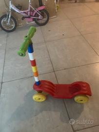 Monopattino bimbo a 4 ruote