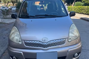 Toyota Yaris Verso 2004