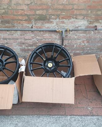 Cerchi 19" OZ-Racing Ultraleggeri rinnovati.