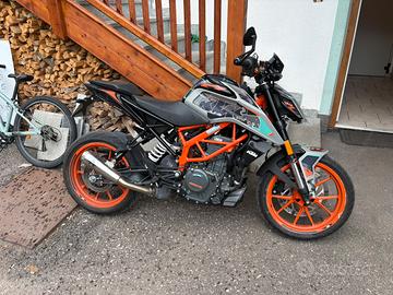 Duke 390
