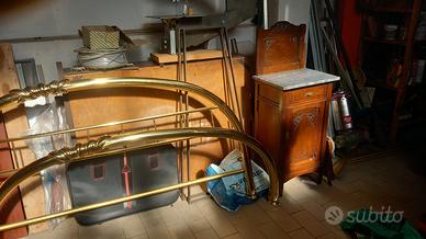 letto in ottone. e 2 comodini