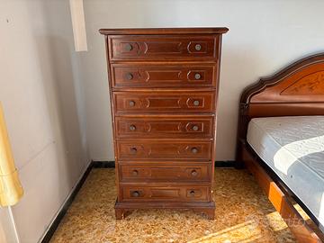 Cassettiera in legno massello stile classico