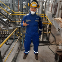 Autista delle macchine movimento terra