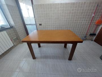 Tavolo da pranzo 