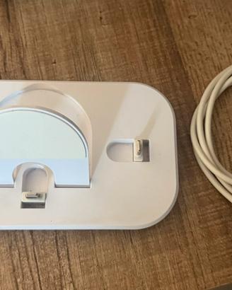 Stazione di ricarica 3 in 1 per dispositivi Apple